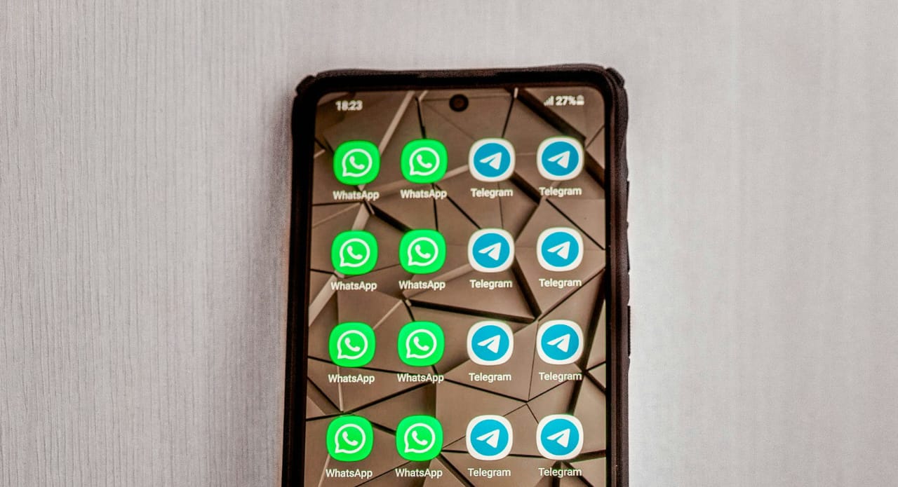 Rusia batasi akses panggilan suara di WhatsApp dan Telegram
