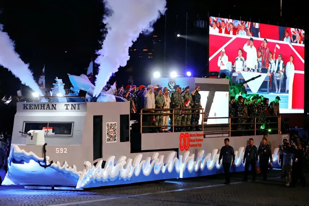 Perayaan HUT ke-80 RI semakin semarak dengan kehadiran Kemhan dan TNI yang menghadirkan parade kapal perang modern, tank Harimau, hingga atraksi prajurit TNI.