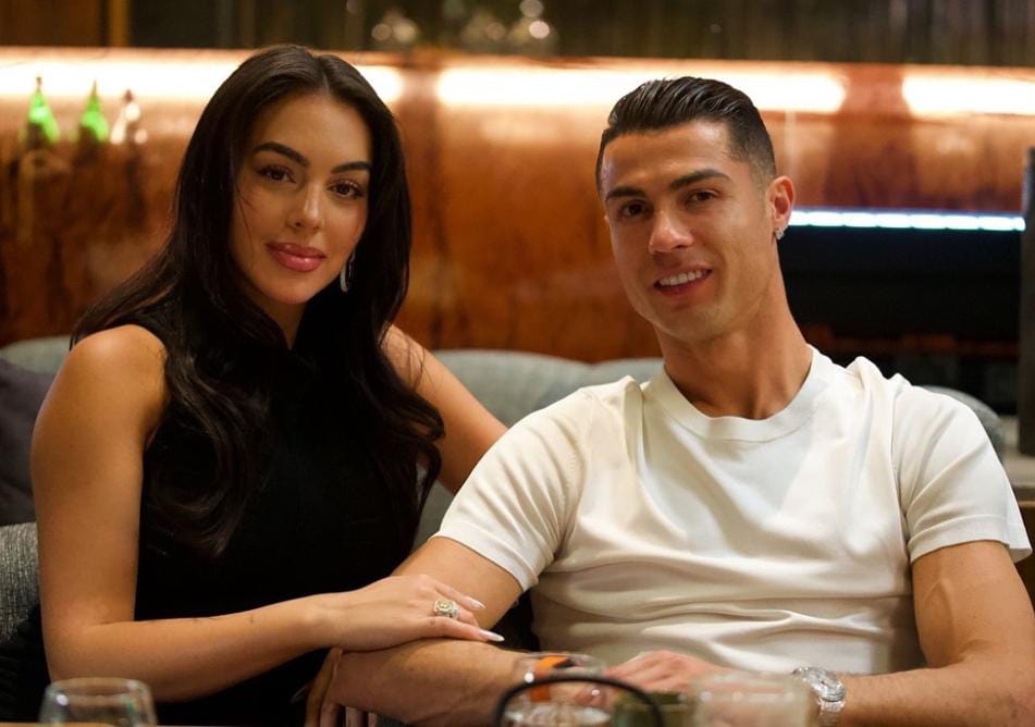 Cristiano Ronaldo siapkan strategi finansial lewat pranikah mewah bersama Georgina, lengkap dengan tunjangan miliaran.