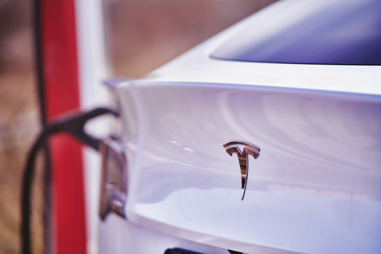 Mobil listrik Tesla mulai gunakan DeepSeek di Tiongkok.