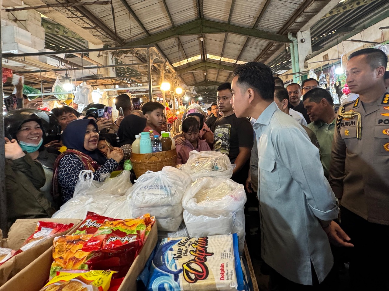 Wapres Gibran Tinjau Pasar Flamboyan Pontianak