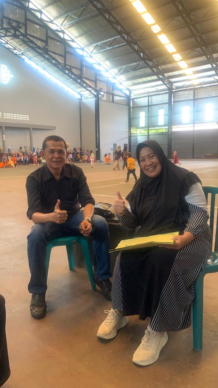 Ketua PP PAUD Kabupaten Tuban Sri Rahayu Budi Wiyana, S. Pd. bersama tim event Jawa Pos Radar Tuban.