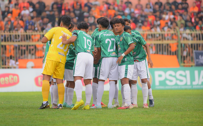 Suporter Persatu Tuban mendesak DPRD memfasilitasi pertemuan dengan pemegang saham.