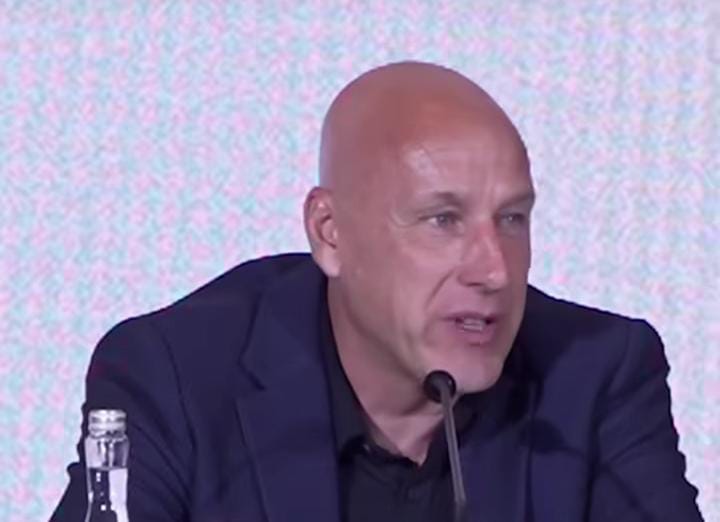 Berpengalaman internasional dan sukses bersama Yordania, Alexander Zwiers kini resmi ditunjuk PSSI untuk membangun filosofi sepak bola Indonesia.