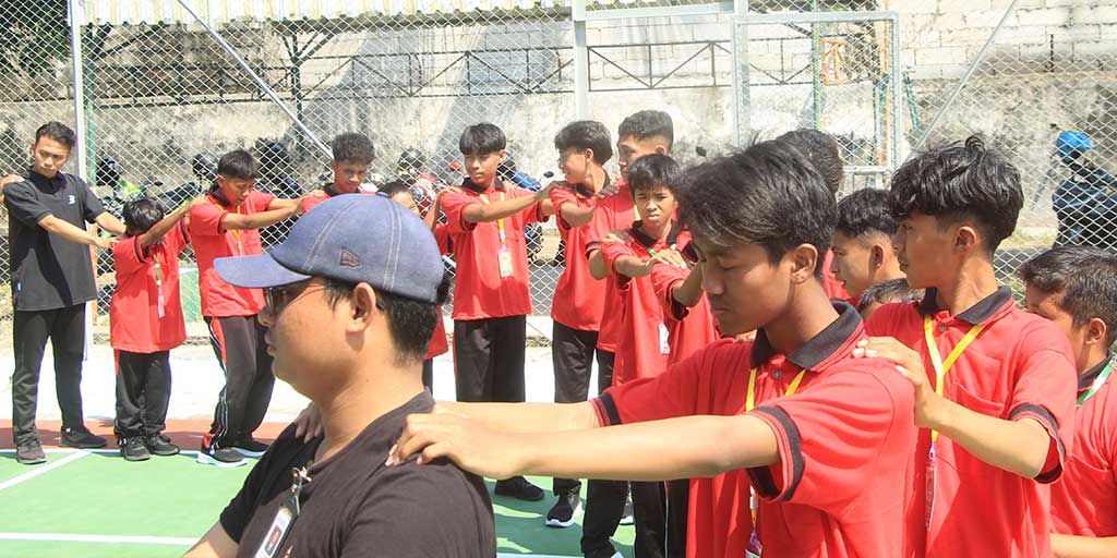 Aktivitas para siswa SR Terintegrasi 18 Kabupaten Tuban di lapangan lembaga pendidikan setempat, Kamis (22/8).