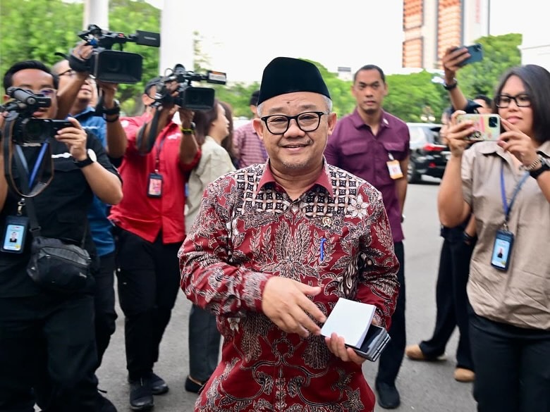 Mendikdasmen Abdul Mu&rsquo;ti Memenuhi Panggilan Presiden Prabowo.