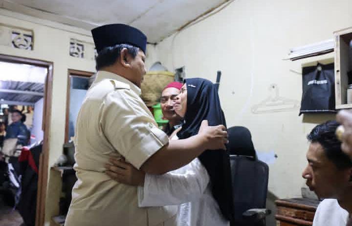 Presiden Prabowo Subianto menyambangi kediaman Almarhum Affan Kurniawan, pengemudi Ojol yg tewas terlindas kendaraan Brimob.