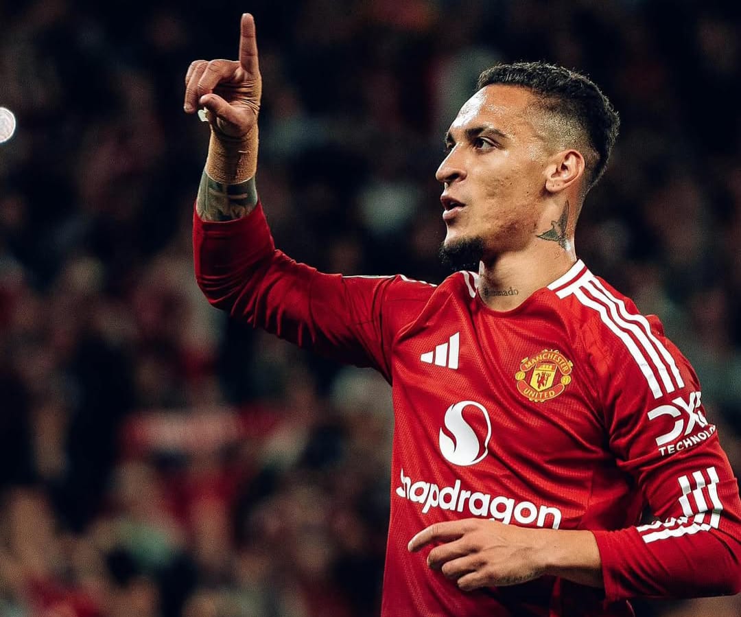Antony saat masih berseragam MU, kini setan merah resmi melepasnya.