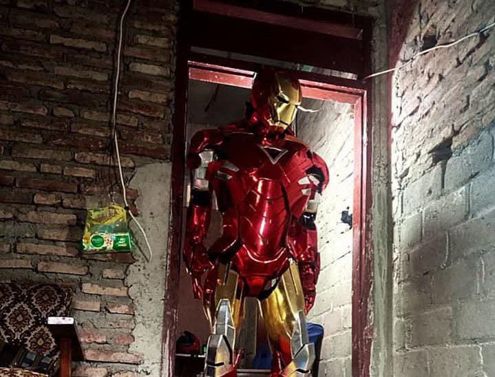 Patung Iron Man