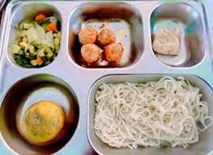 Bakso sebagai menu Makan Bergizi Gratis (MBG) terpapar bakteri mengakibatkan ratusan siswa keracunan.