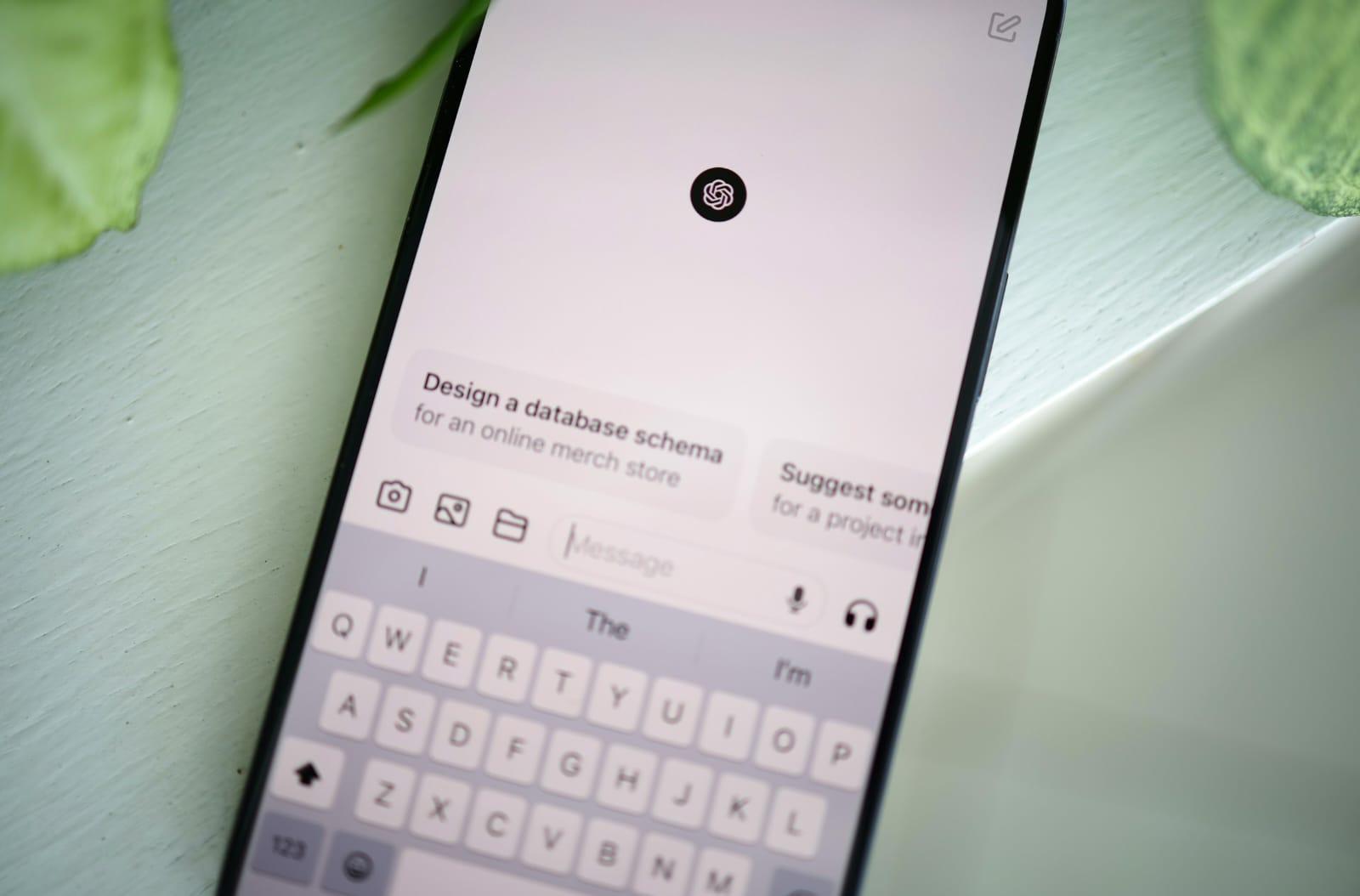 OpenAI akan kembangkan fitur kontrol orang tua untuk cegah aksi nekat dikalangan remaja.