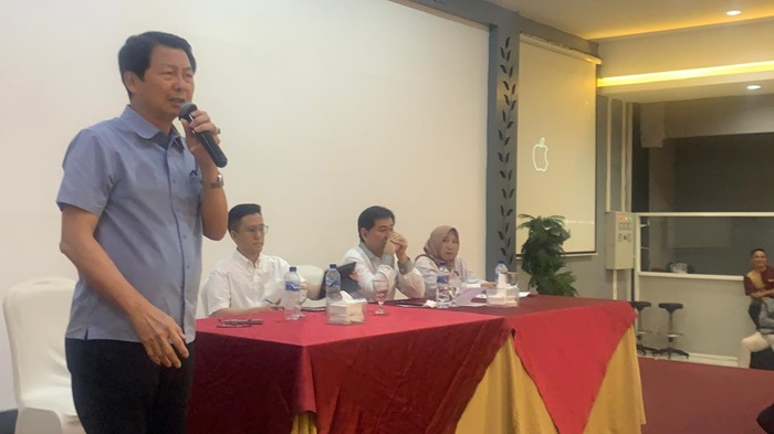 Pepeng Putra Wirawan, tokoh Tionghoa Tuban yang memfasilitasi pertemuan tokoh dan umat TITD Kwan Sing Bio dan Tjoe Ling Kiong Tuban, Selasa (2/9) malam.