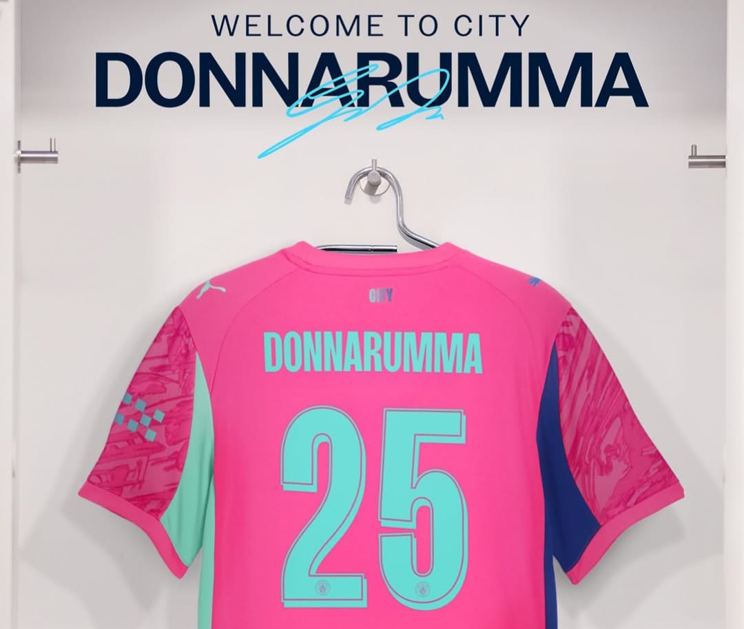 Nomor punggung Gianluigi Donnarumma di Manchester City.