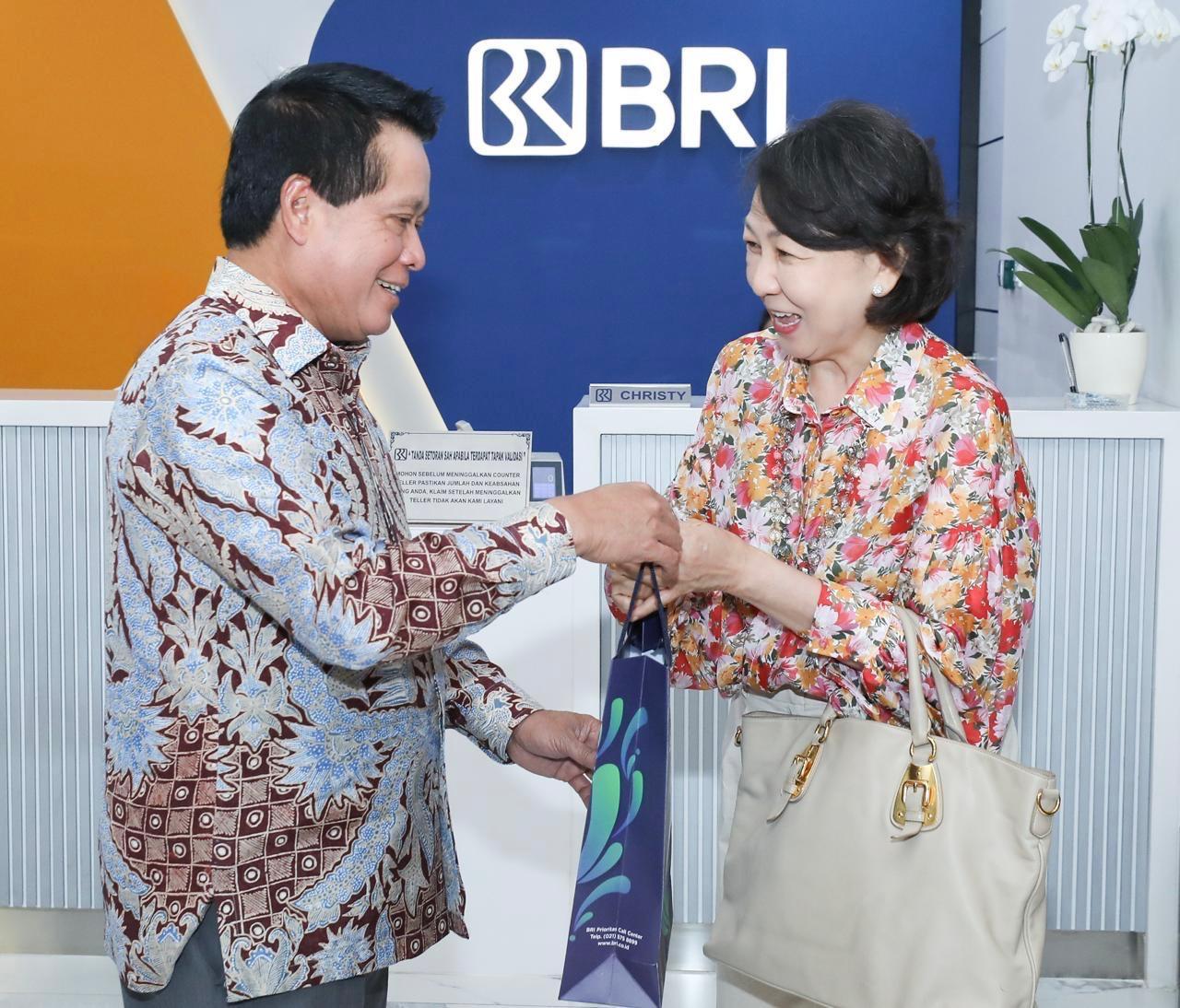 Direksi sapa nasabah di berbagai cabang hingga luar Jawa