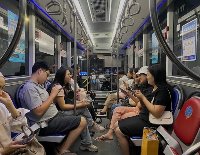 ilustrasi transportasi umum