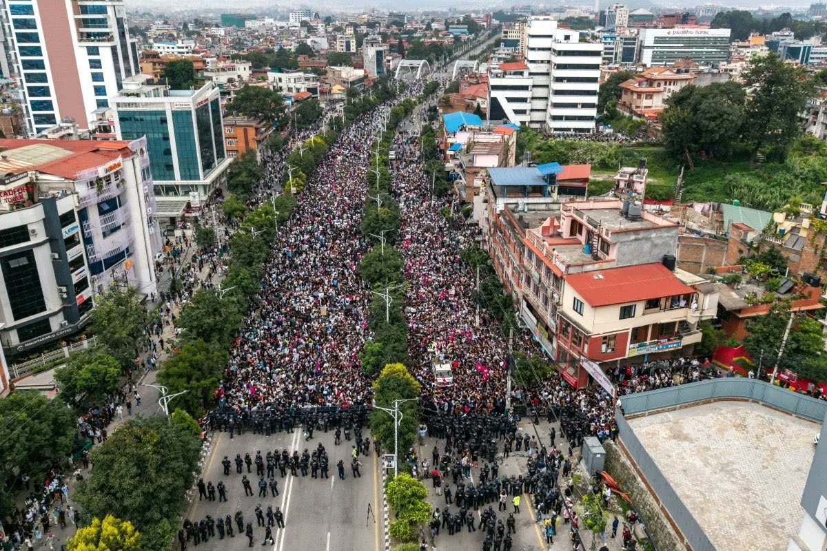Massa demonstran memadati jalan utama Kathmandu, Nepal