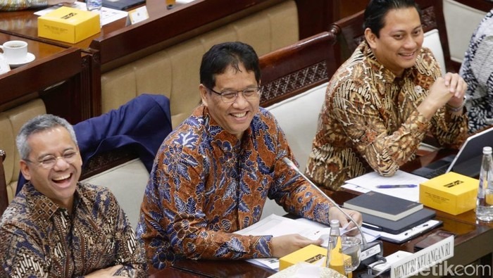Menteri Keuangan Purbaya Yudhi Sadewa saat Rapat Kerja dengan Komisi XI DPR RI