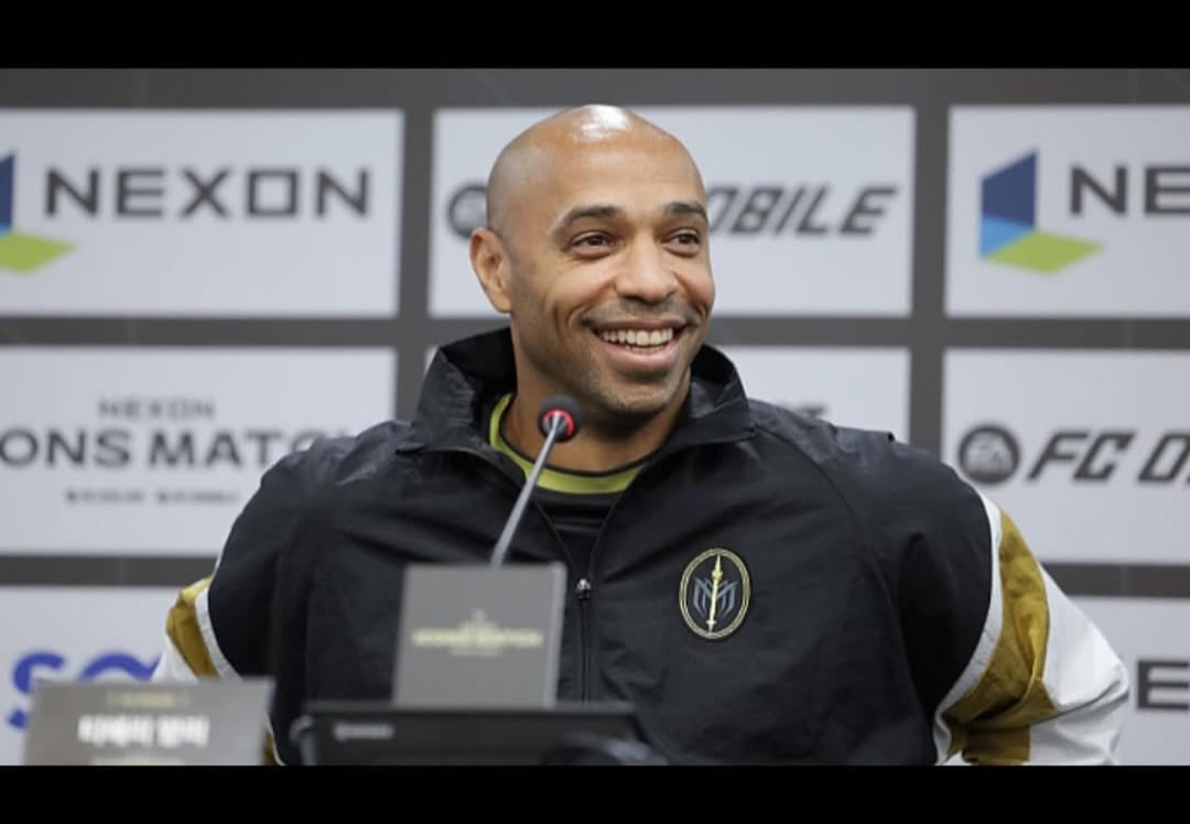 Thierry Henry tak ragu menyebut bahwa sir Alex Ferguson sebagai pelatih terhebat sepanjang sejarah.