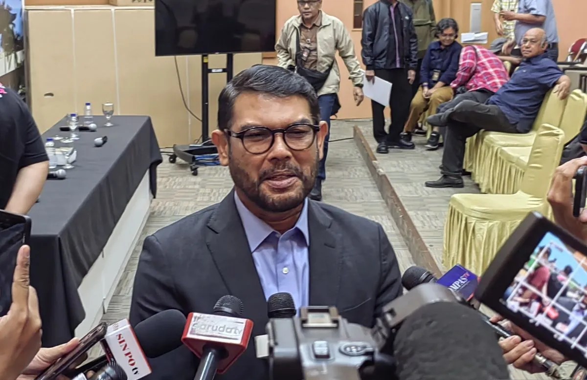 Anggota Komisi III DPR RI Nasir Djamil di Kompleks Parlemen, Senayan, Jakarta