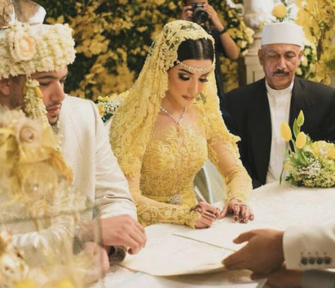 Tasya Farasya diduga gugat cerai Ahmad Assegaf.
