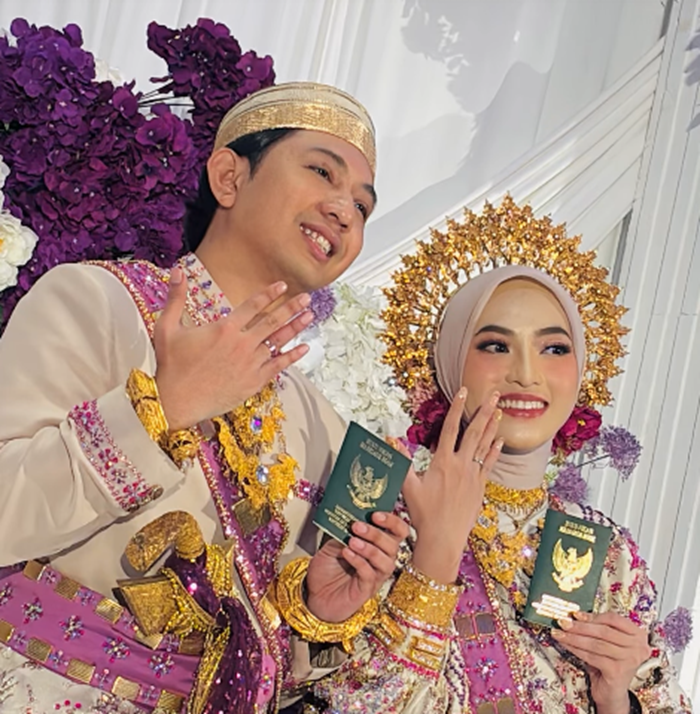 Penampilan Feby Putri di pernikahan dengan adat Bugis dan riasan manglingi banjir pujian.