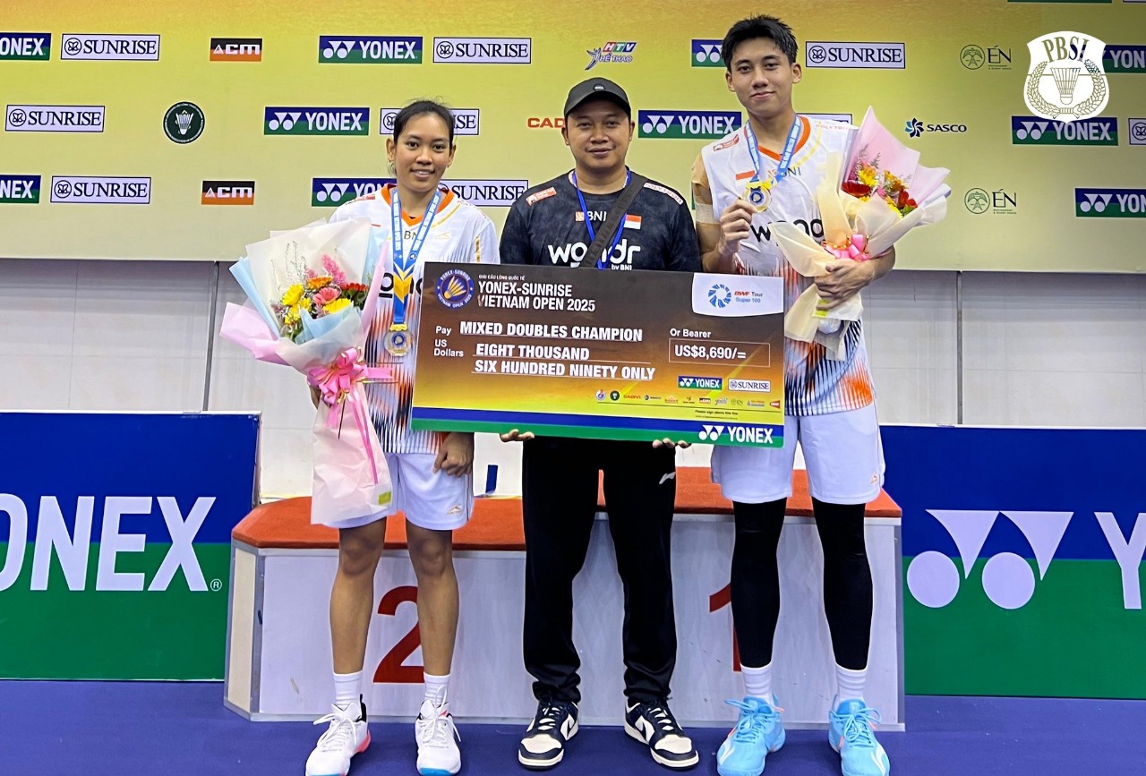 Ganda campuran Indonesia Marwan Faza/Aisyah Salsabila Putri Pranata merayakan kemenangan usai menaklukkan pasangan China Liao Pin Yi/Tang Rui Zhi pada final.
