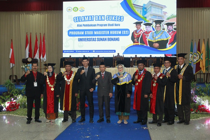 Seluruh Civitas Akademika Universitas Sunan Bonang Tuban, ketua Yayasan Abdi Negara Tuban,&nbsp; dan pejabat teras Pemkab Tuban.