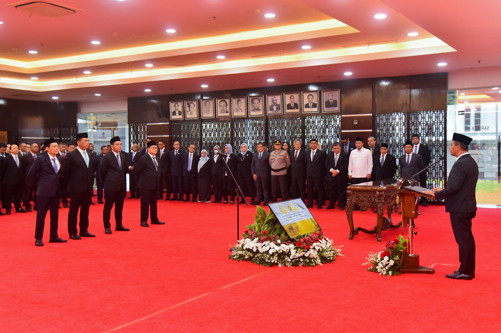 Bahlil Lantik Sekjen, Irjen, dan Staf Ahli Baru di Kementerian ESDM serta Sekjen Dewan Energi Nasional