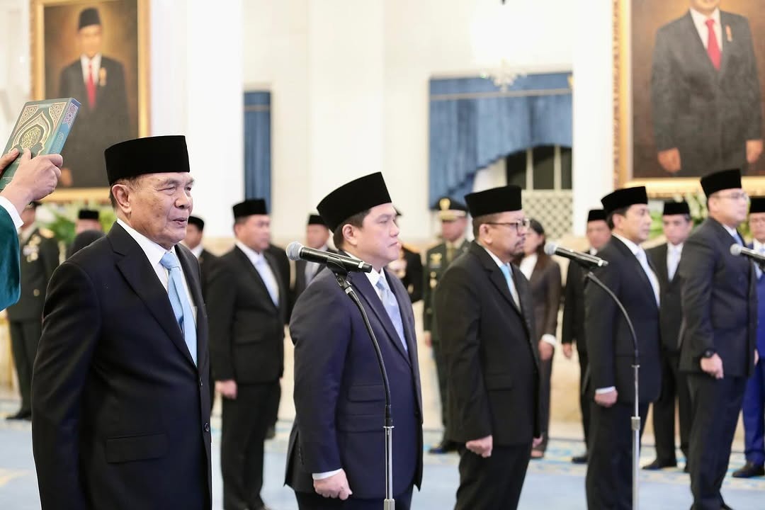 Presiden Prabowo Subianto melantik dua menteri dan tiga wakil menteri Kabinet Merah Putih sisa masa jabatan 2024&ndash;2029 di Istana Negara, Jakarta, Rabu (17/9)