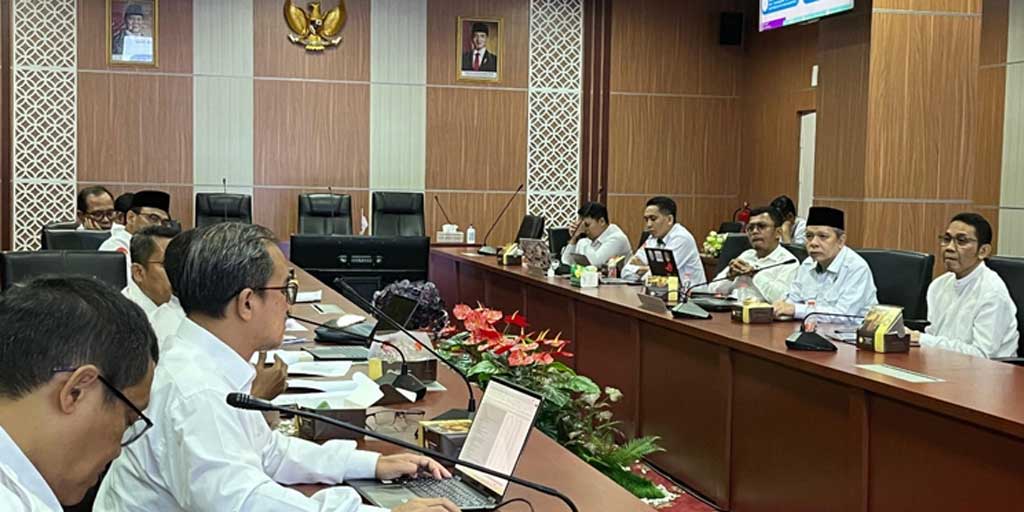 Rapat koordinasi bersama BPJPH di Kantor BPJPH, Jakarta, Senin (15/9).
