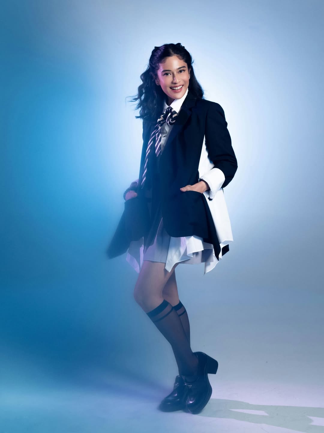 Rahasia kulit glowing Dian Sastrowardoyo di usia 40 tahun