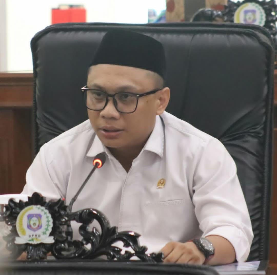 Wahyudin Moridu dipecat usai pernyataannya merampok uang negara.