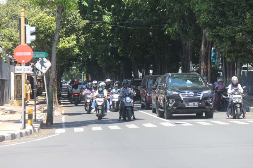 DPRD Tuban ingatkan risiko kemacetan dan parkir semrawut jika Jalan Basra dipaksakan jadi dua arah tanpa kajian matang.