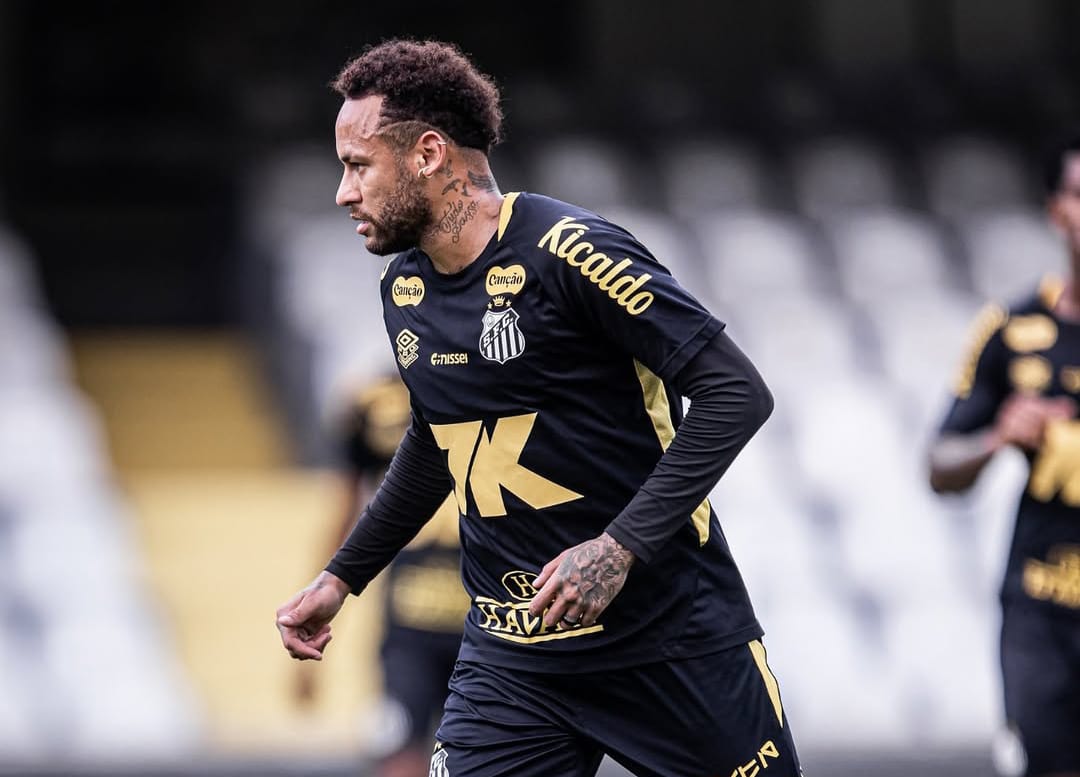 Pemain Santos FC, Neymar, beri kritikan untuk penyelenggaraan Ballon d