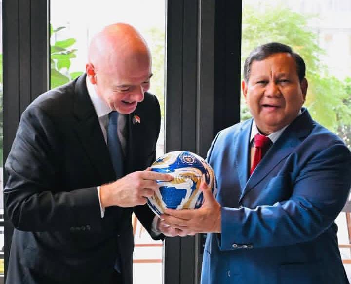 Presiden Prabowo Subianto menerima kunjungan dari presiden FIFA Gianni Infantino di new york, Amerika Serikat