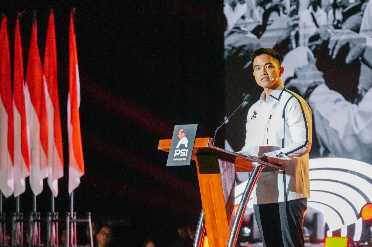 Ketua Umum Partai Solidaritas Indonesia (PSI) Kaesang Pangarep berikan sambutan usai melantik pengurus DPP PSI Periode 2025-2030 di Jakarta.