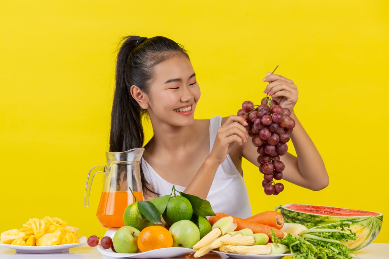 Ilustrasi mitos makan buah buat para penderita diabetes.