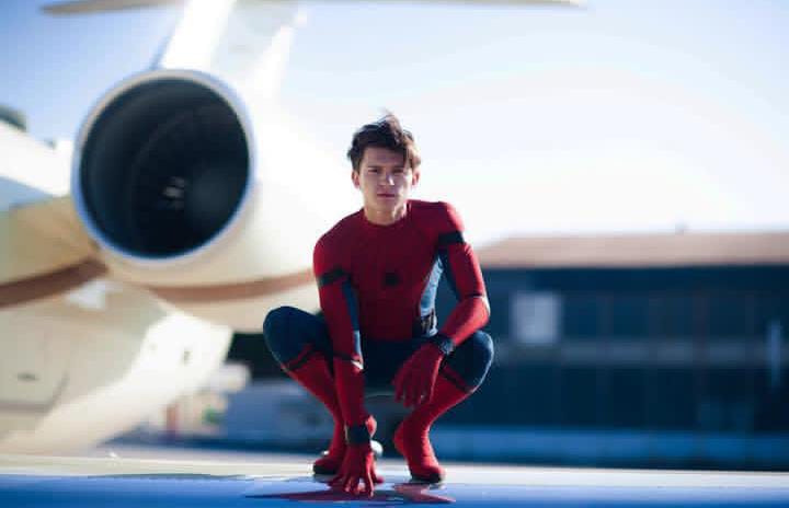 Tom Holland cedera gegar otak ringan. Produksi Spider-Man ditunda seminggu