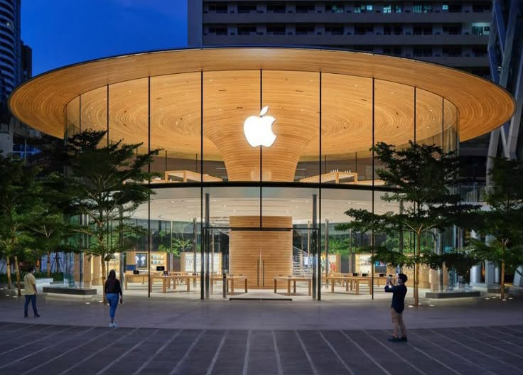 Kasus buruh Apple belum usai, Tim Cook bebas di AS, tapi laporan pekerja Foxconn ungkap dugaan lembur paksa dan ancaman pemotongan gaji.