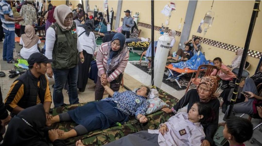 Kondisi para siswa korban keracunan makan bergizi gratis (MBG) di posko penanganan Kabupaten Bandung Barat.
