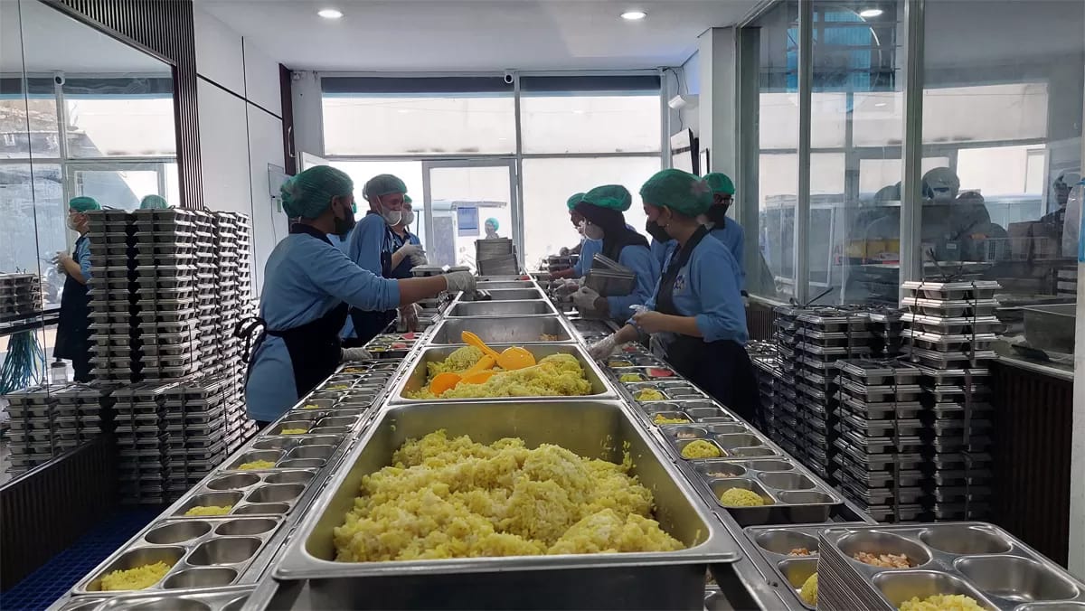 Kasus gangguan kesehatan MBG disorot. BGN mempelajari sistem makan sekolah Jepang.