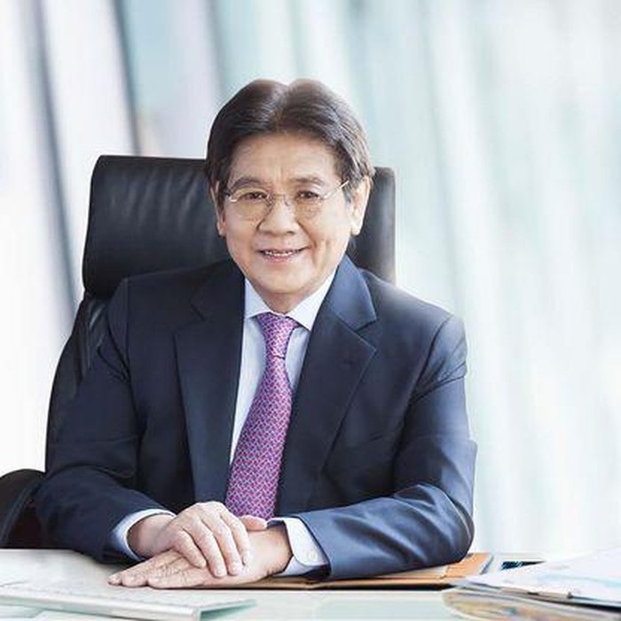 Nama besar Anthoni Salim dan sentimen sektor digital bikin EMTK jadi &ldquo;superstar&rdquo; bursa.