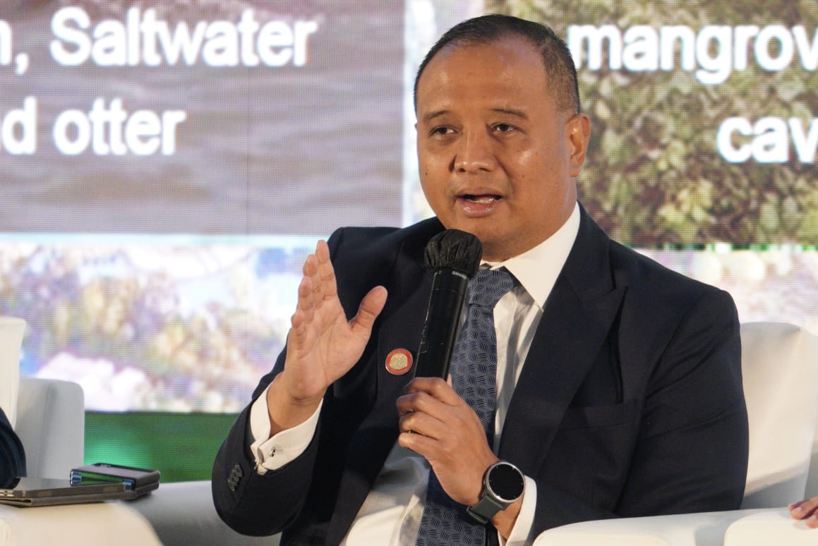 Direktur Pertamina ungkap pembangunan kilang Balikpapan 96% rampung meski nilai investasi besar dan risiko tinggi.