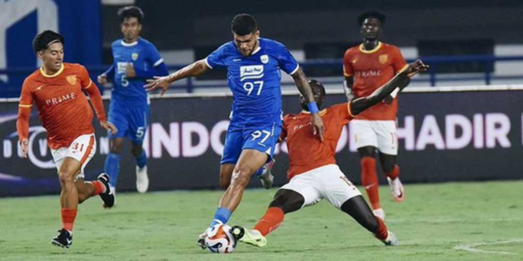 Persib Bandung mendapat sanksi dari AFC, kursi penonton belum sepenuhnya diberi nomor dan tiket tidak sesuai ketentuan seating regulation.