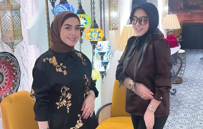 Syahrini dan sang adik Aisyahrani.