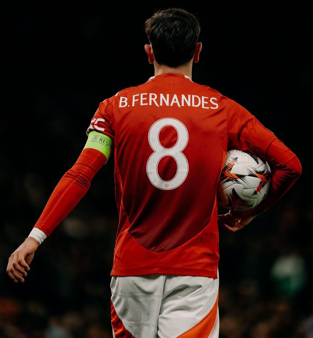 Kapten Manchester United, Bruno Fernandes, menyatakan keinginannya untuk bertahan di Old Trafford.