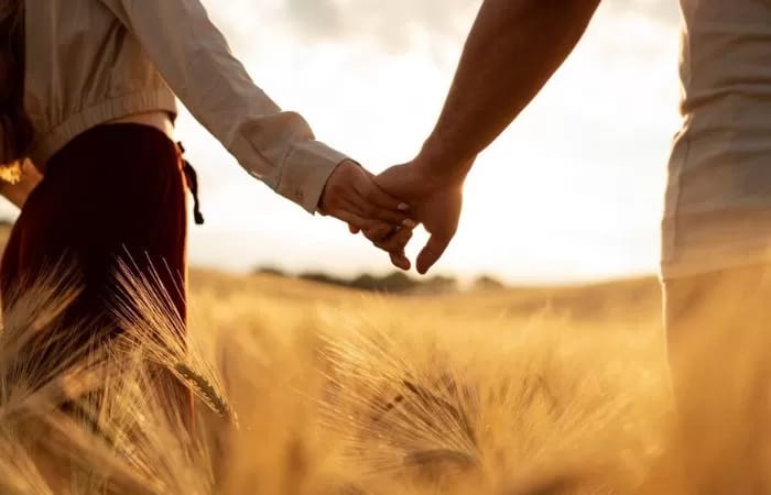 Psikolog ungkap cinta sejati tak selalu bikin deg-degan, tapi...
