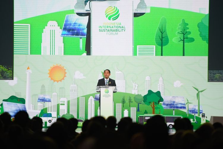 Menteri Kehutanan (Menhut) Raja Juli Antoni dalam acara Indonesia International Sustainability Forum (IISF) 2025 di Jakarta, Sabtu (11/10)