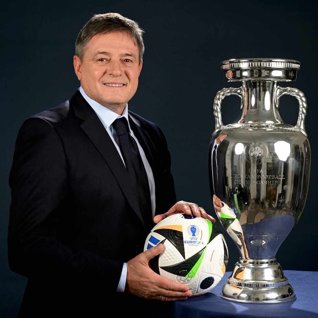 Pelatih timnas Serbia Dragan Stojkovic.
