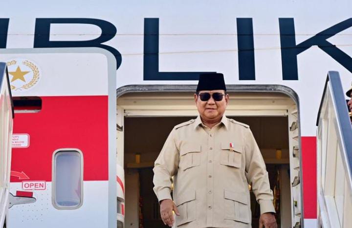Presiden Prabowo Subianto mendarat di Bandar Udara Internasional Sharm El-Sheikh, Mesir, pada Senin (13/10) untuk menghadiri Konferensi Tingkat Tinggi Perdamaian Sharm El-Sheikh.
